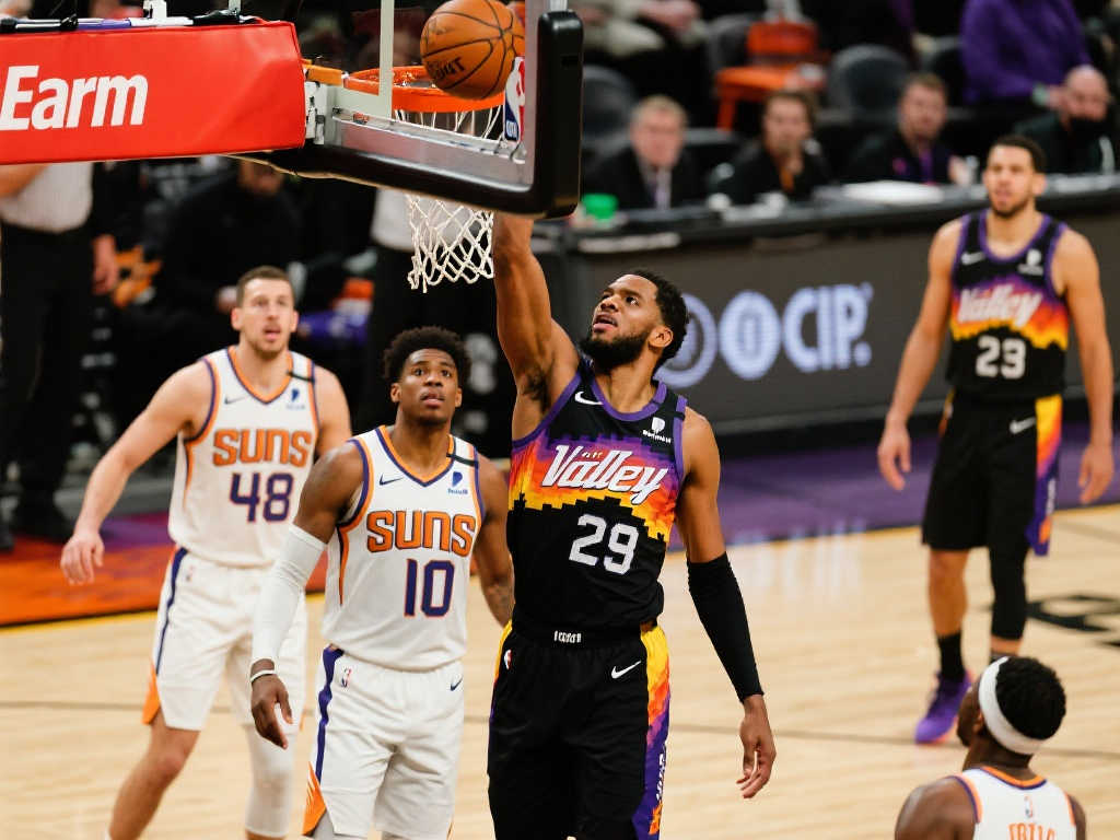 圣诞节逆转颓势,太阳双核光芒四射迎来关键胜利 圣诞节逆转颓势,太阳双核光芒四射迎来关键胜利